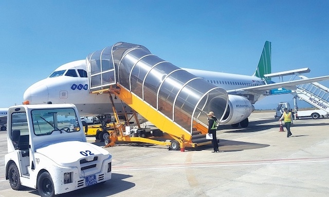 Dịch bệnh quay trở lại khiến nhu cầu đi lại bằng đường hàng không của hành khách giảm mạnh.