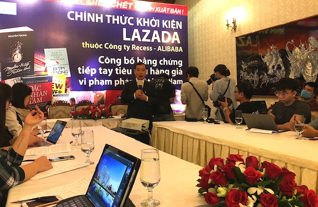 Công ty First News công bố chính thức khởi kiện Lazada vì tiếp tay tiêu thụ sách giả.