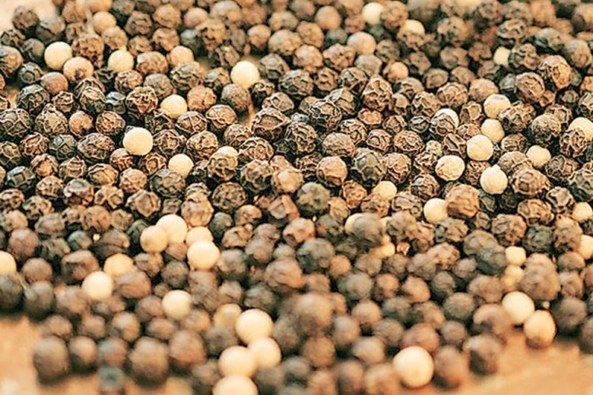 Thị trường hạt tiêu gần đây vẫn giữ giá ổn định, mức tăng giảm không đáng kể