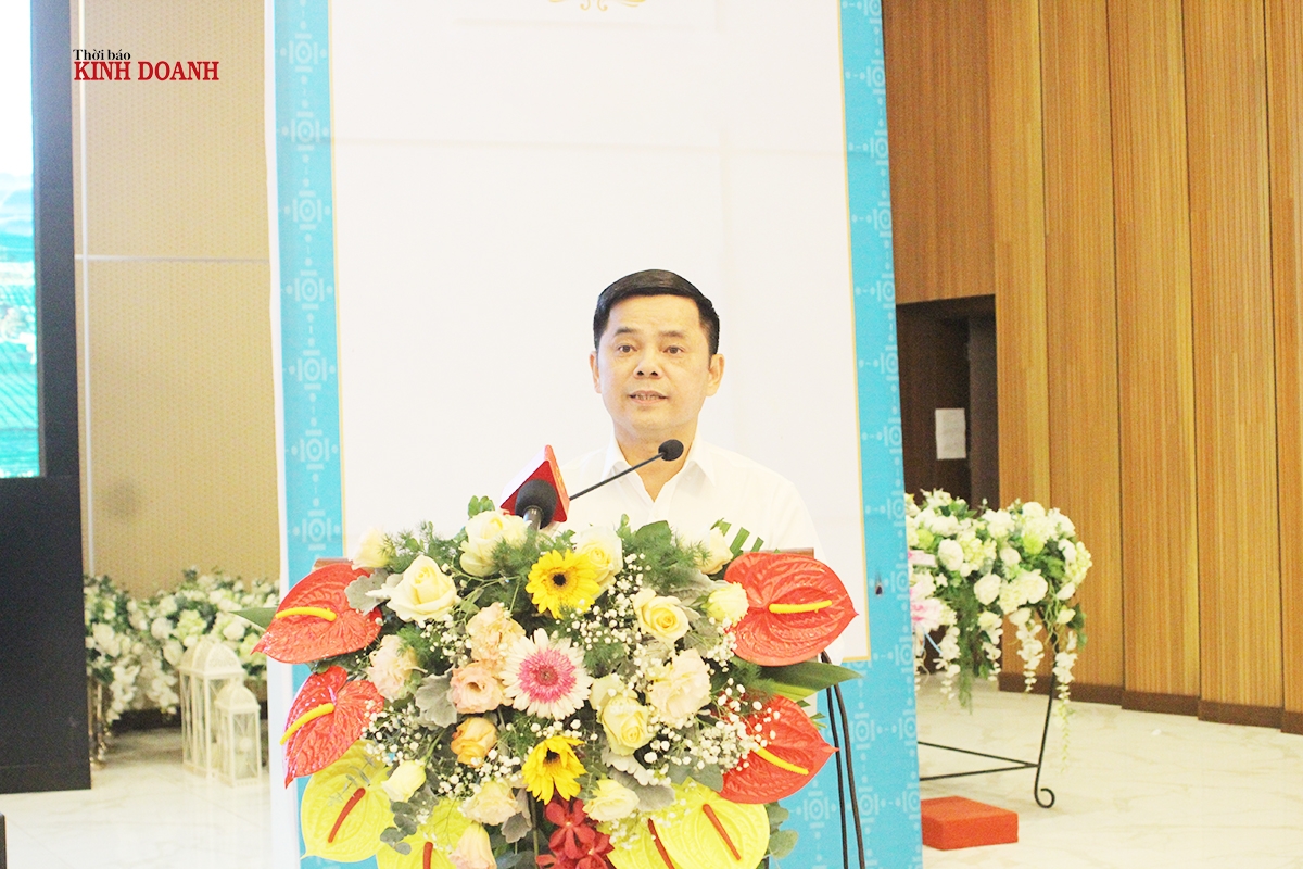 Phó Chủ tịch Nguyễn Văn Thịnh đại diện Liên minh HTX Việt Nam mở đầu phiên thảo luận thứ 3, với chủ đề vai trò HTX trong xây dựng nông thôn mới.