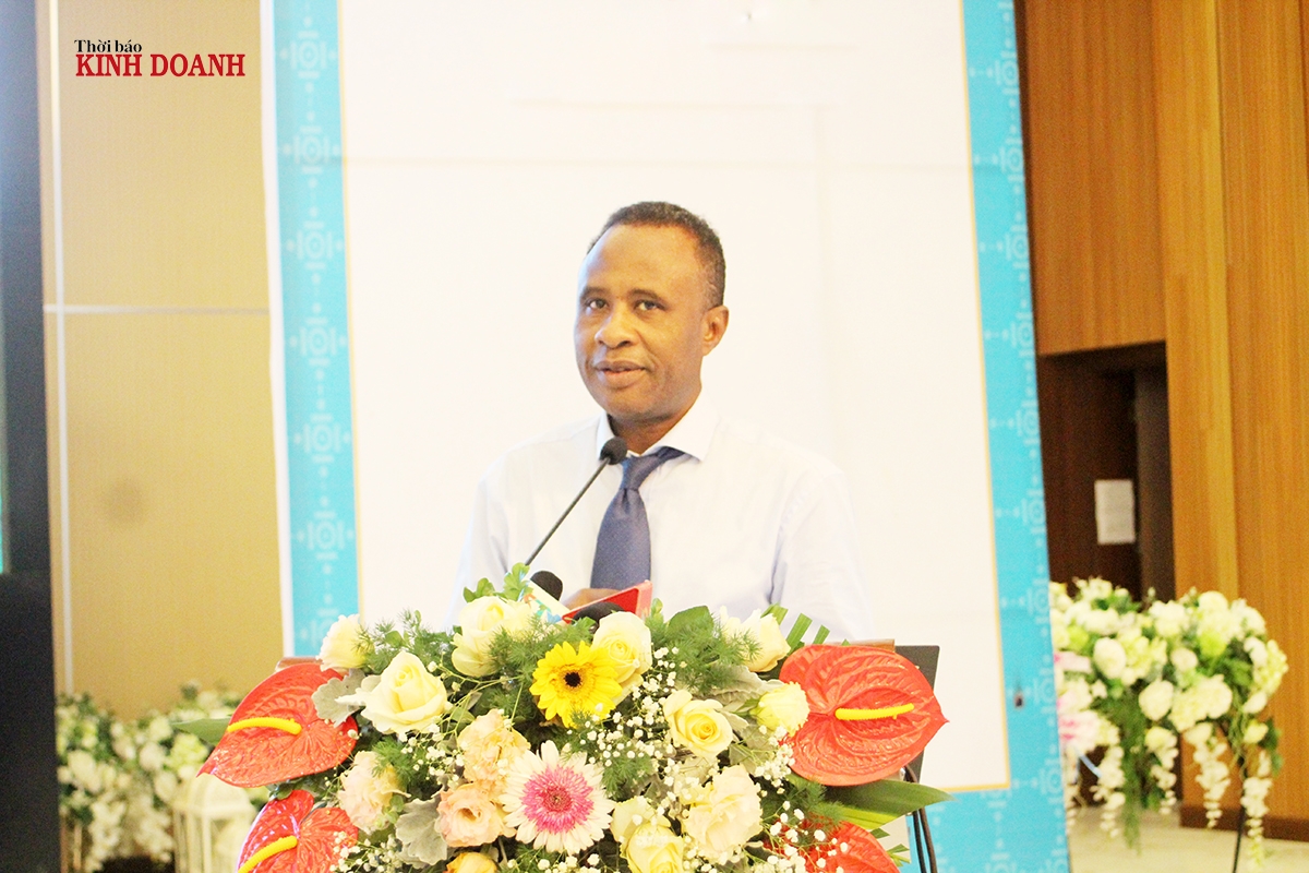 Ông Chékou Oussouman khẳng định HTX là cầu nối của các tổ chức hỗ trợ với nông dân, đặc biệt là đồng bào dân tộc thiểu số, miền núi.