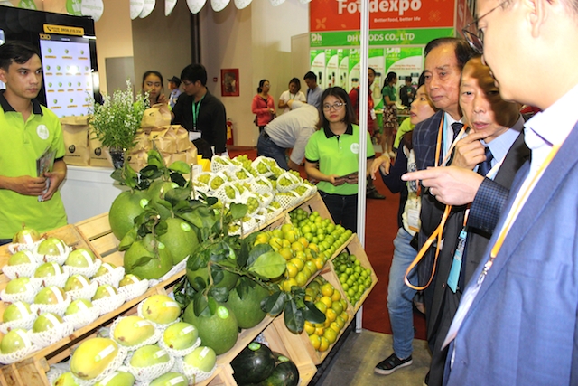 Để có đầu ra ổn định, trái cây bản địa cần vai trò liên kết sản xuất của các doanh nghiệp chế biến.