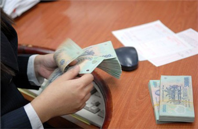 Giảm lãi suất cũng làm giảm tiền gửi ngân hàng (Ảnh Int)