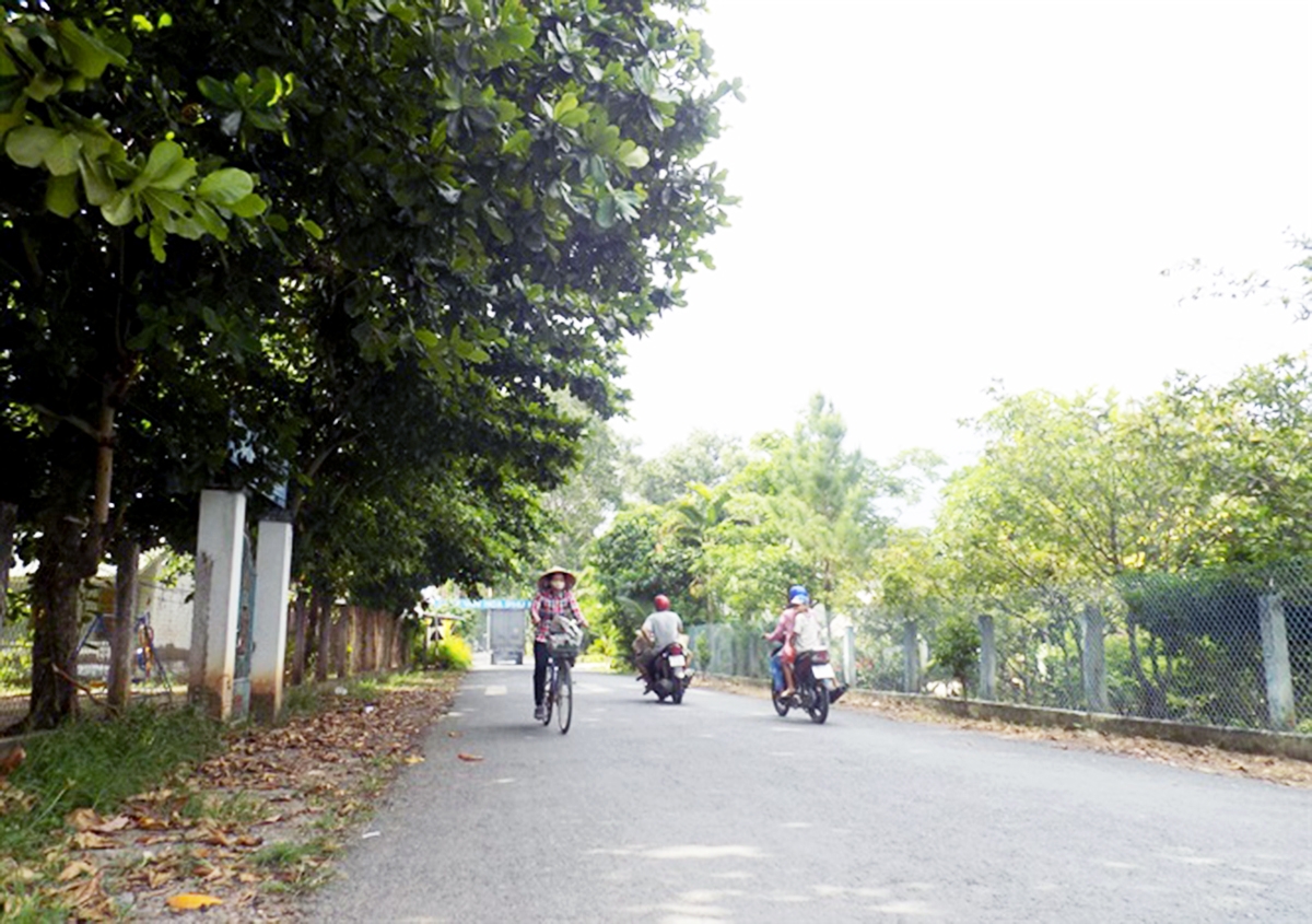 Giao thông nông thôn tại Thạnh Phú ngày một nâng cao, tạo thuận tiện trong giao thương, đi lại (Ảnh TL)