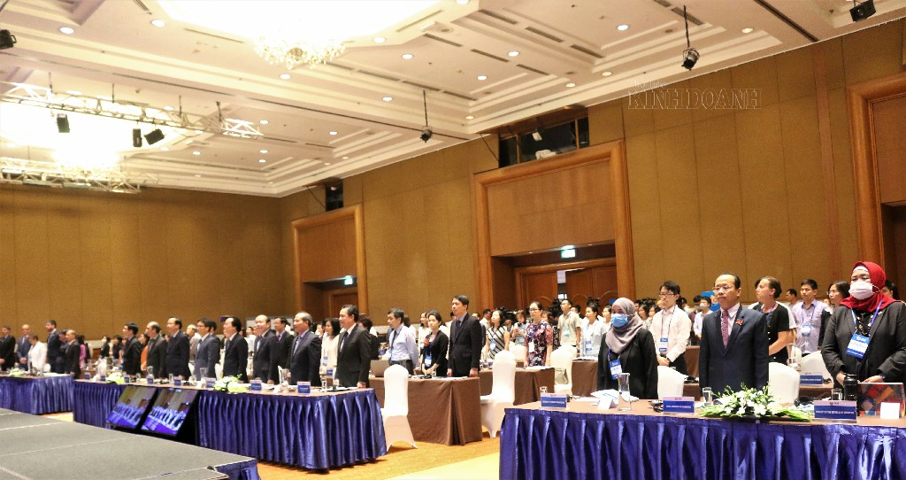 Các đại biểu quốc tế thảo luận về vấn đề phát triển nhân lực cho khu vực ASEAN