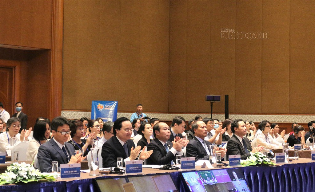 Chủ tịch Liên minh HTX Việt Nam Nguyễn Ngọc Bảo tham dự Hội nghị.