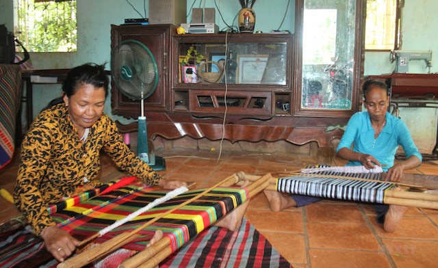 Nghề truyền thống của người S’tiêng ở Bù Gia Mập (ảnh:TL)