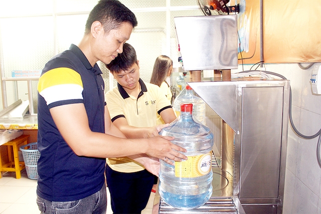 Doanh nghiệp nhỏ và vừa đang rất muốn tiếp cận các gói vay ưu đãi để phục hồi sản xuất (Ảnh: Internet)