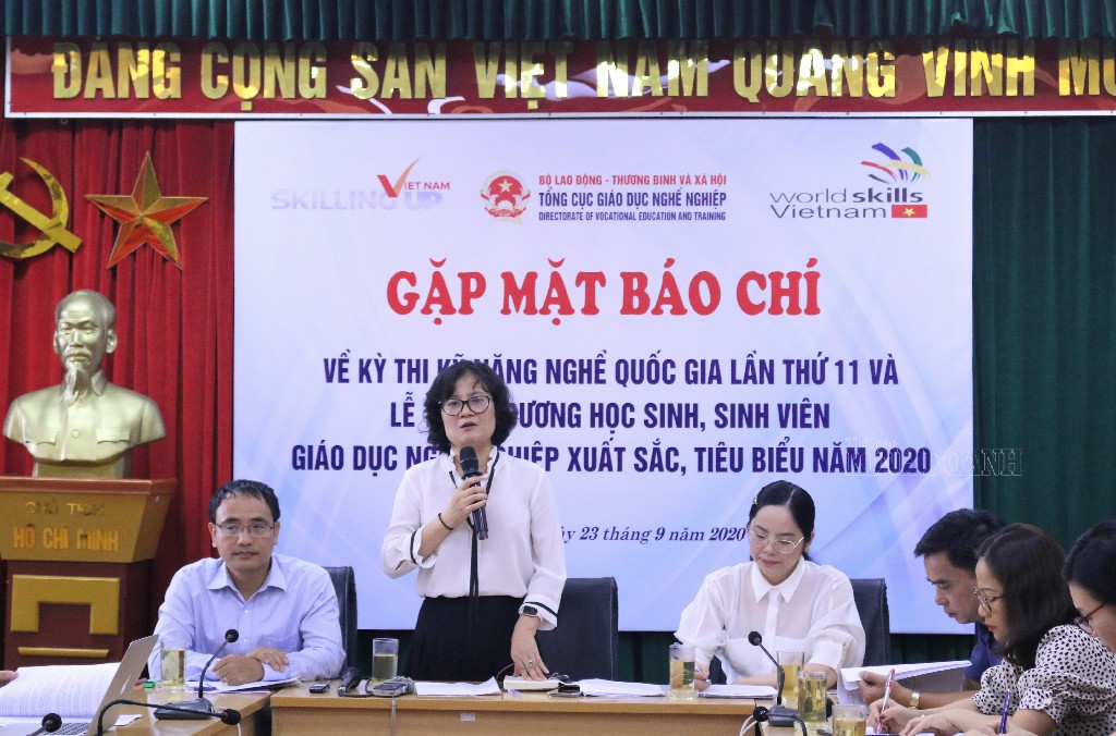 Đại diện Tổng cục Giáo dục nghề nghiệp thông tin với báo chí về kỳ thi Kỹ năng nghề quốc gia lần thứ 11 và Lễ tuyên dương học sinh, sinh viên giáo dục nghề nghiệp xuất sắc năm 2020.