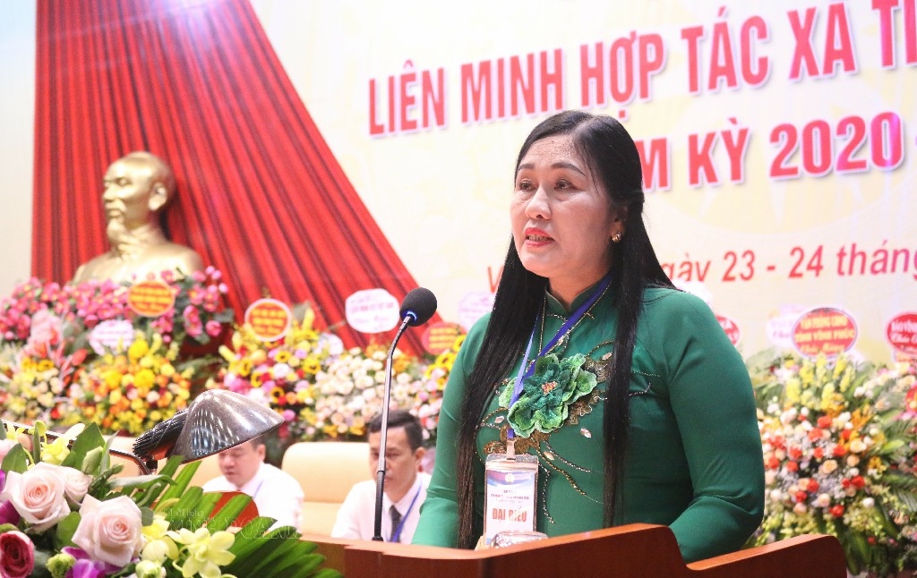 Bà Phan Thị Định, Chủ tịch Liên minh HTX tỉnh Vĩnh Phúc phát biểu bế mạc Đại hội.
