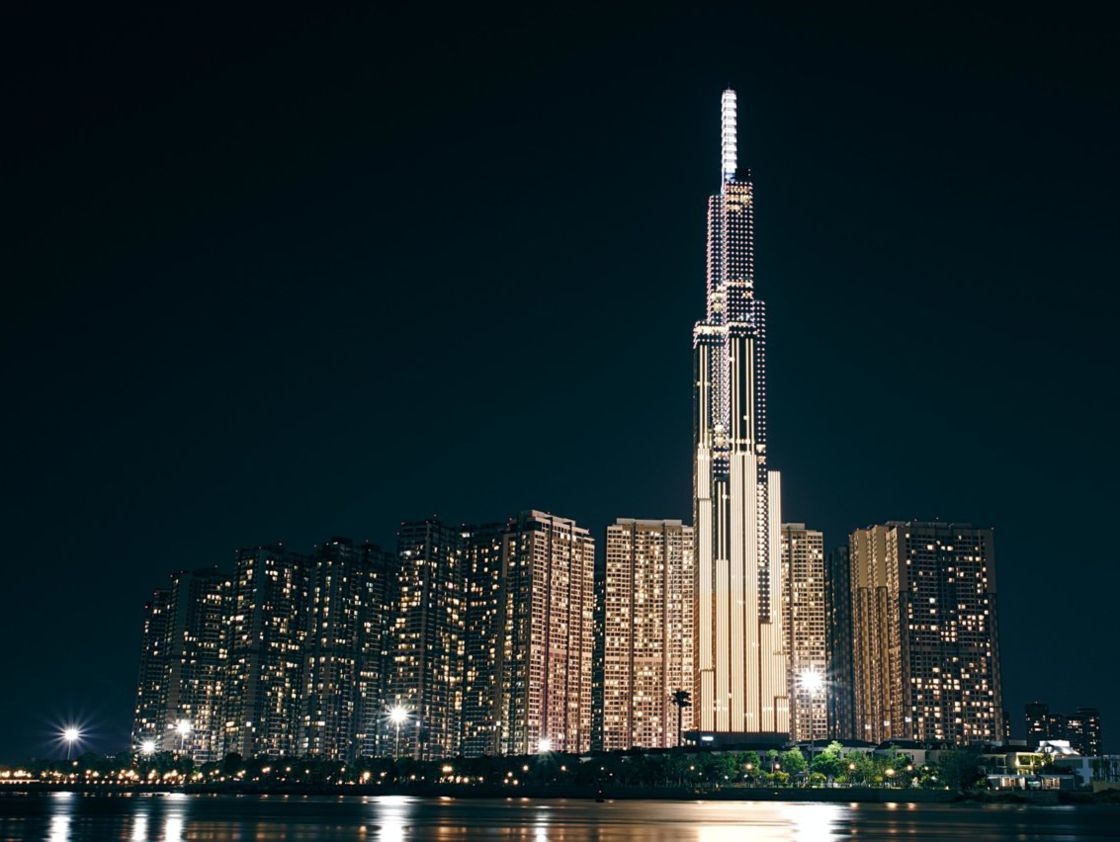 14. Vincom Landmark 81 Chiều cao: 461 mét Tầng: 81 Địa điểm: Thành phố Hồ Chí Minh, Việt Nam Ngày hoàn thành: 2018