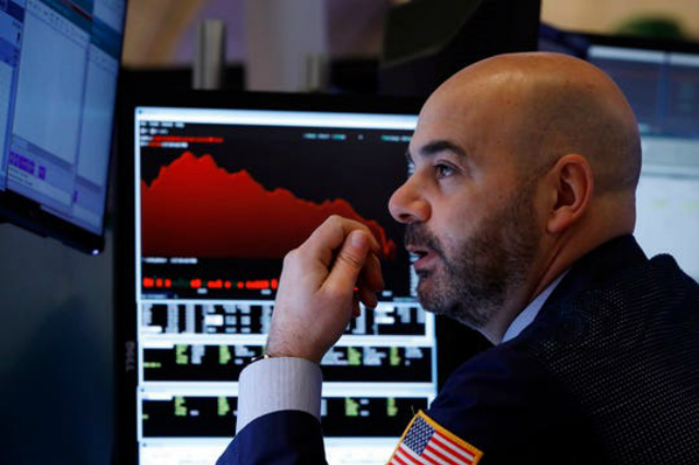 Thị trường chứng khoán Mỹ tiếp tục đỏ lửa (Ảnh: AP)