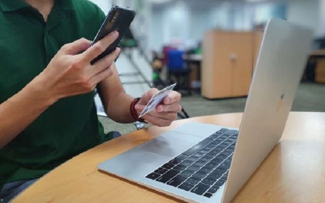 Công ty chứng khoán được quyết định gặp mặt trực tiếp hoặc không gặp mặt trực tiếp khách hàng khi lần đầu tiên thiết lập mối quan hệ