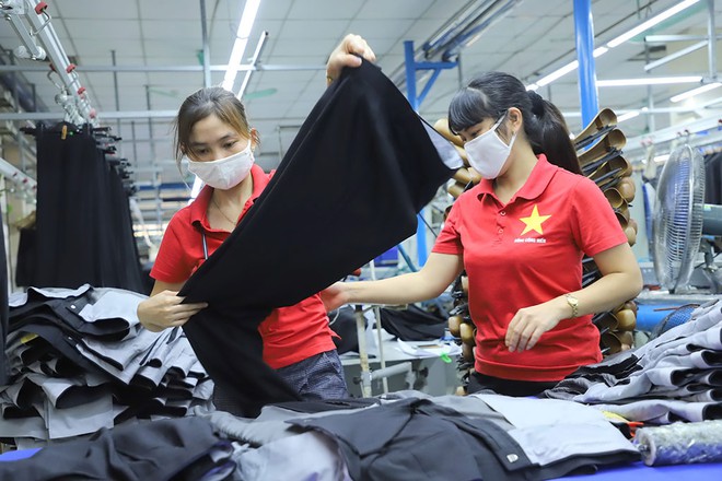 Cơ quan thuế sẽ tiếp tục nghiên cứu, đề xuất trình Chính phủ ban hành mở rộng việc gia hạn tiền thuế và tiền thuê đất cho doanh nghiệp theo Nghị định số 41/2020/NĐ-CP trong những tháng cuối năm 2020. (Ảnh: Int)