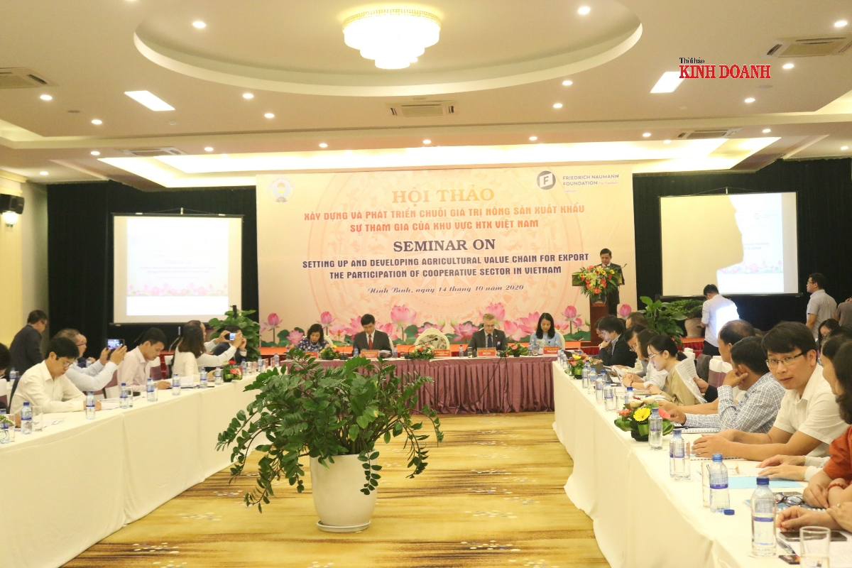 Hội thảo thu hút nhiều nhà khoa học, nhà nghiên cứu và các HTX tham gia.