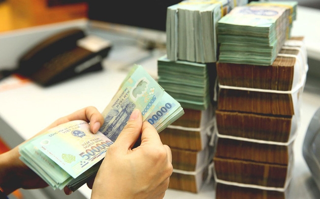 Ngân hàng chỉ huy động cầm chừng để giữ khách hàng và để dự trữ khi nền kinh tế bật dậy.