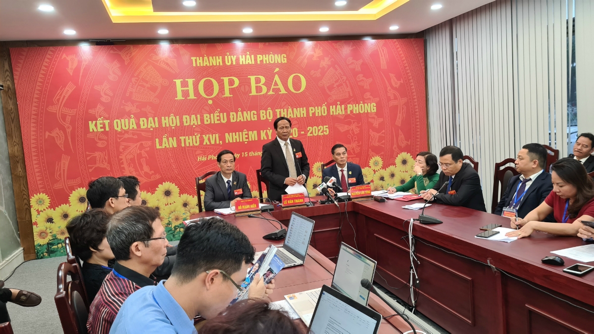 Sau phiên bế mạc Đại hội, Bí thư Thành ủy Lê Văn Thành chủ trì buổi họp báo và thông tin nhanh kết quả Đại hội.