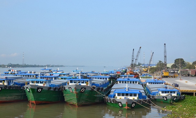 Đến nay, HTX đã xây dựng được hệ thống sà lan chuyên chở hàng với trọng tải lớn.