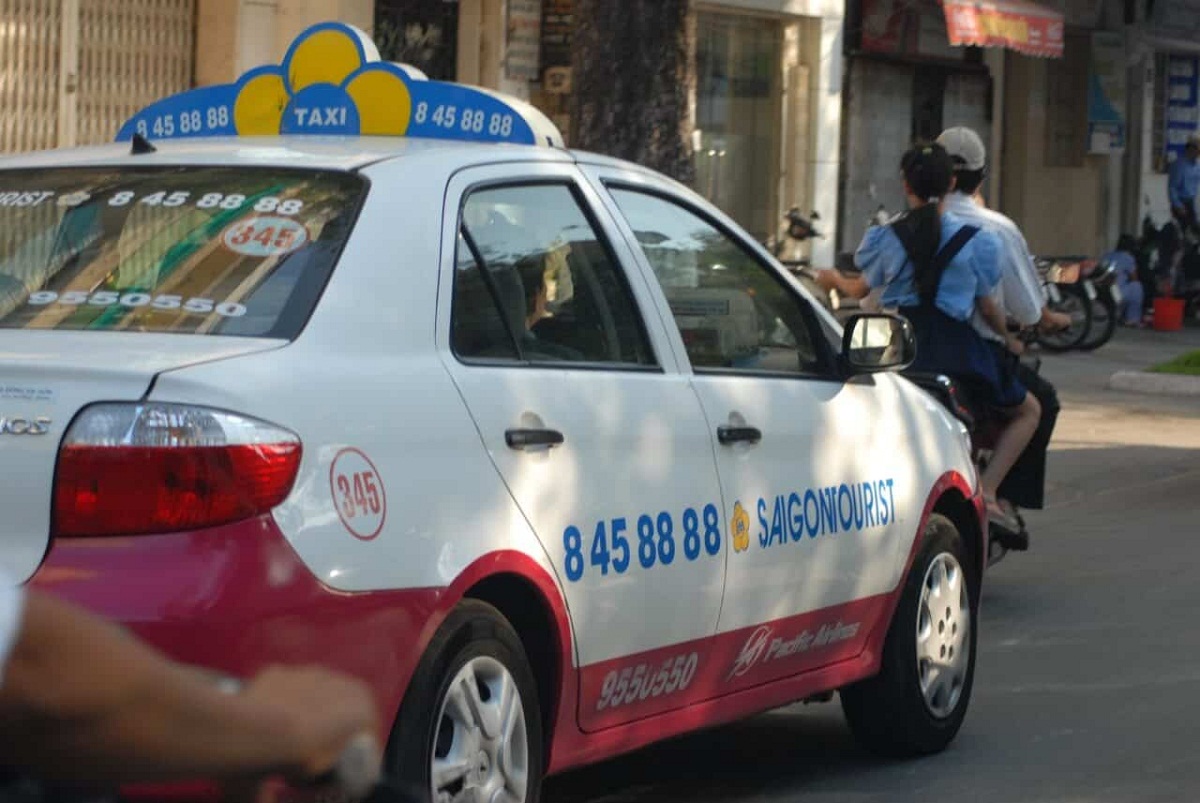 Saigontourist Transport kinh doanh thua lỗ liên tiếp kể từ năm 2015 đến nay.