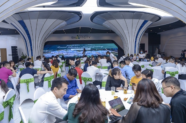 Sàn giao dịch Vinhomes Smart City sôi động nhờ những chính sách kích cầu hấp dẫn.
