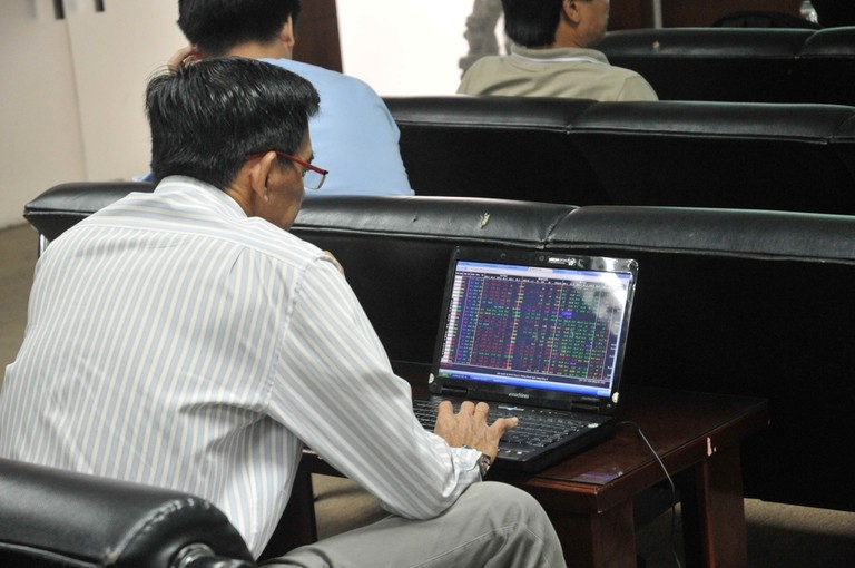 Đưa cổ phiếu lên giao dịch trên sàn chứng khoán giúp doanh nghiệp dễ tiếp cận nguồn vốn.