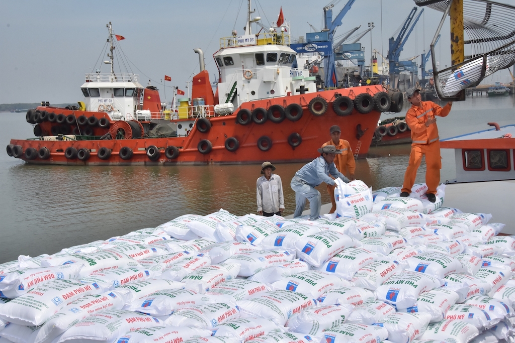 Nông dân và các DN sản xuất phân bón trong nước mong muốn mặt hàng phân bón chỉ chịu thuế suất GTGT 0% thay cho phương án chịu thuế 5%.