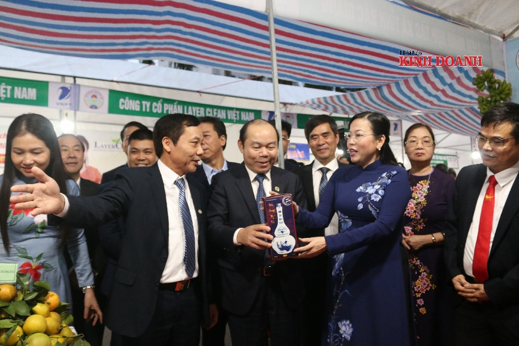 Hội chợ quy tụ các sản phẩm của HTX của các tỉnh, thành phố phía Bắc.