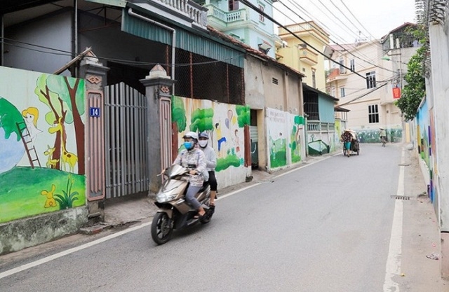 Xây dựng nông thôn mới giúp Võng La nâng cao đời sống và ngày càng hoàn thiện cơ sở hạ tầng.