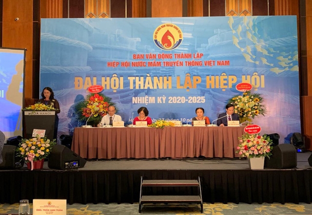 Quyết định thành lập 2 hiệp hội nước mắm đã gây ra những ý kiến trái chiều. (Ảnh: Int)