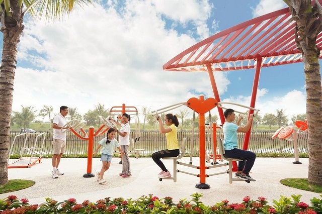 Công viên gym bên hồ San Hô với hàng trăm máy tập ngoài trời nhập khẩu từ Châu Âu.