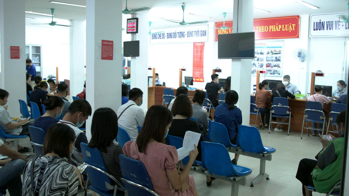 Bảo hiểm thất nghiệp được ví như phao cứu sinh hỗ trợ người lao động khi mất việc làm.