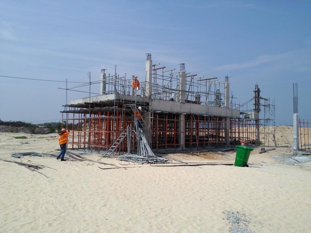 Nhiều dự án đầu tư ngoài ngân sách chậm tiến độ do pháp lý cho bất động sản nghỉ dưỡng (Ảnh: TL)