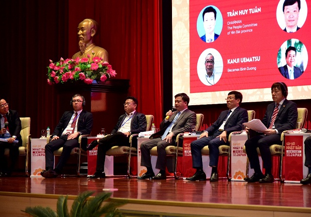 Chủ tịch HĐQT VietinBank Lê Đức Thọ phát biểu tại phiên Tọa đàm.