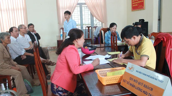 Tỷ lệ chi trả lương bằng tiền mặt vẫn còn cao. (Ảnh: Int)