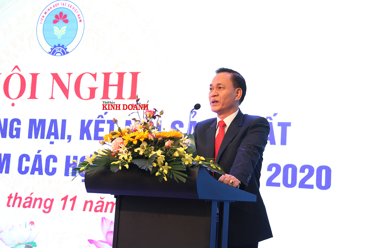 Phó Chủ tịch Liên minh HTX Việt Nam Nguyễn Mạnh Cường đánh giá cao công tác hỗ trợ cho các HTX và xúc tiến thương mại của Liên minh HTX tỉnh Hà Nam.