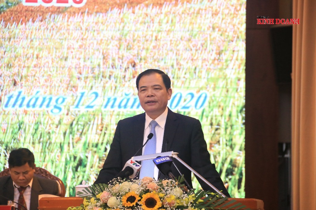 Bộ trưởng Bộ NN&PTNT, Phó Trưởng Ban Chỉ đạo Trung ương Chương trình MTQG xây dựng nông thôn mới phát biểu khai mạc.