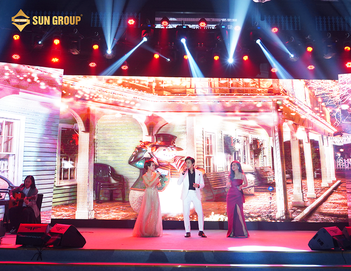 Gala dinner có sự tham gia của nhiều ca sỹ nổi tiếng như Uyên Linh, Lân Nhã…