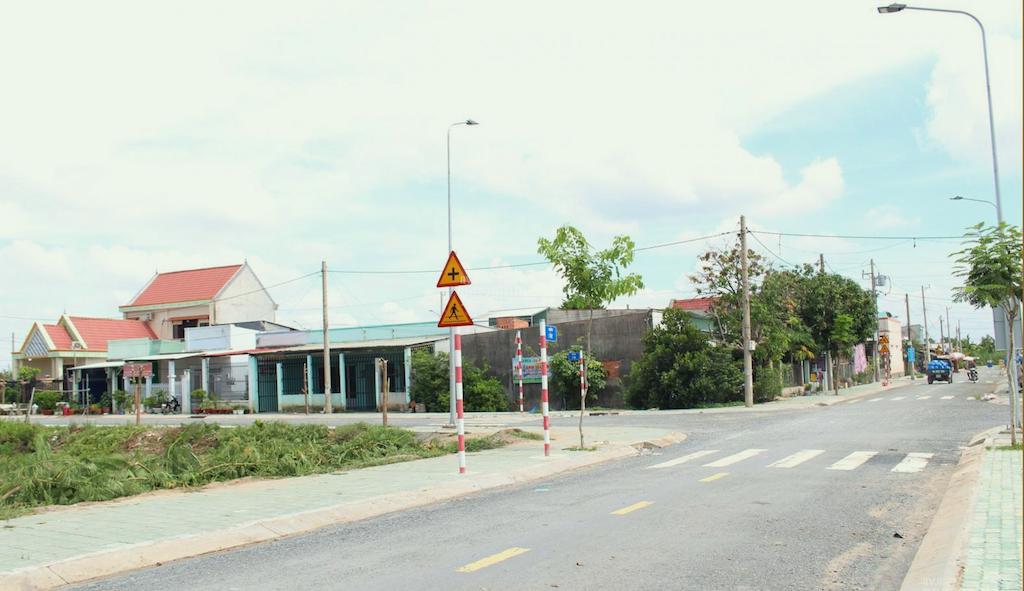 Diện mạo nông thôn mới ngày càng khang trang ở xã Bình Khánh.