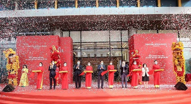 Công ty CP Vincom Retail tổ chức khai trương trung tâm thương mại (TTTM) Vincom Mega Mall Ocean Park tại “thành phố biển hồ” Vinhomes Ocean Park, Gia Lâm, Hà Nội.