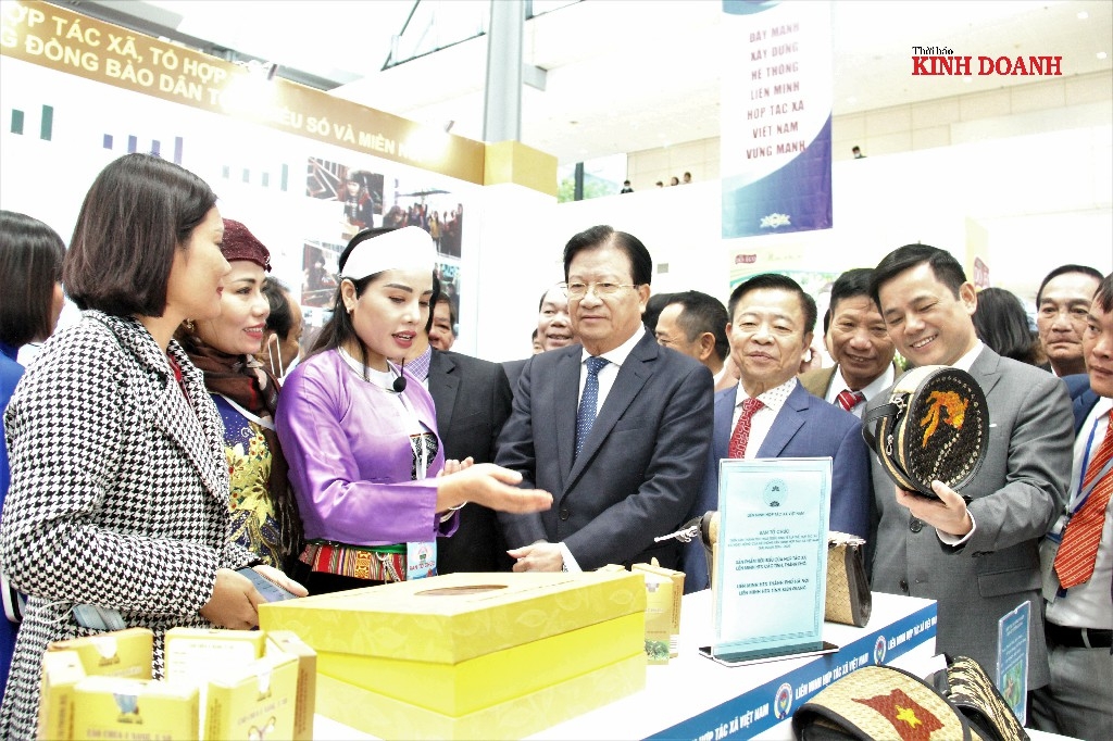 Phó Thủ tướng rất vui mừng trước những thành tựu quan trọng, toàn diện trên các lĩnh vực mà hệ thống Liên minh HTX Việt Nam đạt được trong thời gian qua.