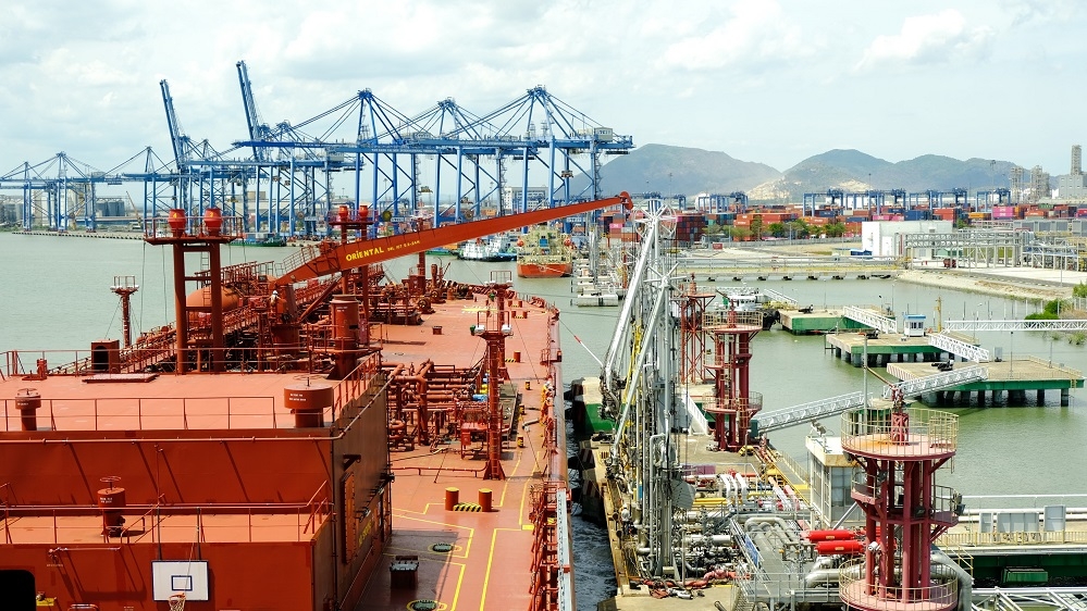 Thứ hạng giá trị thương hiệu quốc gia Việt Nam liên tục được cải thiện và nằm trong nhóm thương hiệu mạnh nhờ những nỗ lực của Chính phủ về cải cách môi trường đầu tư kinh doanh... (Ảnh minh họa: Int)