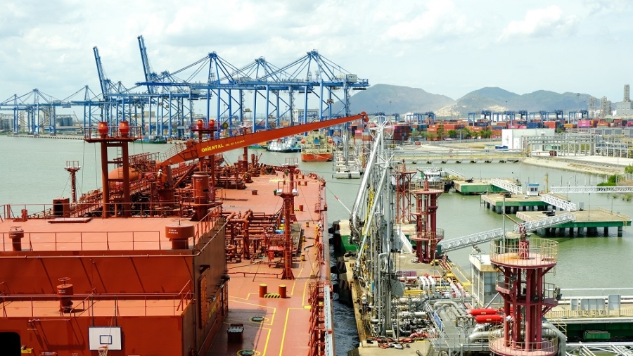 Thứ hạng giá trị thương hiệu quốc gia Việt Nam liên tục được cải thiện và nằm trong nhóm thương hiệu mạnh nhờ những nỗ lực của Chính phủ về cải cách môi trường đầu tư kinh doanh... (Ảnh minh họa: Int)