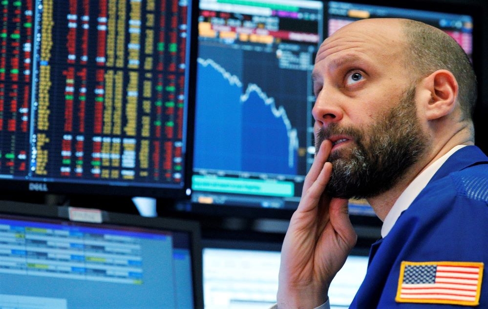 Thị trường chứng khoán Mỹ xanh, đỏ theo diễn biến gói cứu trợ Covid-19 (Ảnh: Int)