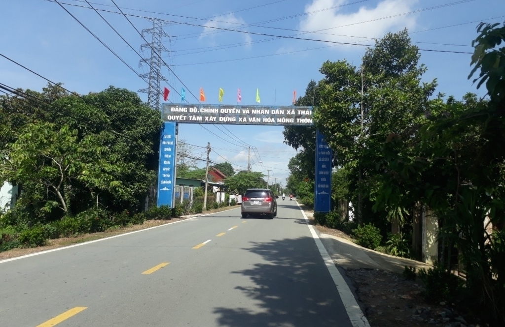 Đường giao thông nông thôn khang trang ở xã Thái Mỹ.