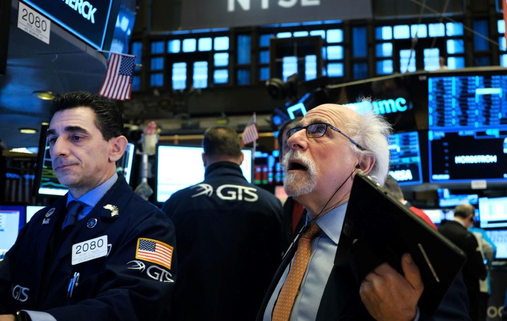 Đà giảm điểm trong phiên 29/12 đã làm đứt mạch 3 phiên tăng liên tiếp của cả Dow Jones và S&P 500 (Ảnh: Int)