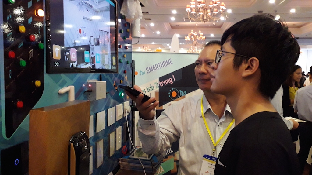 Kinh tế Internet, mua sắm trực tuyến là một điểm sáng trong bức tranh xám của đại dịch.