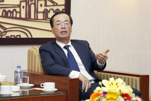 Bộ trưởng Bộ Xây dựng Phạm Hồng Hà chia sẻ về những khó khăn khi xây dựng chính sách nhà ở thương mại giá thấp (Ảnh: TTXVN)