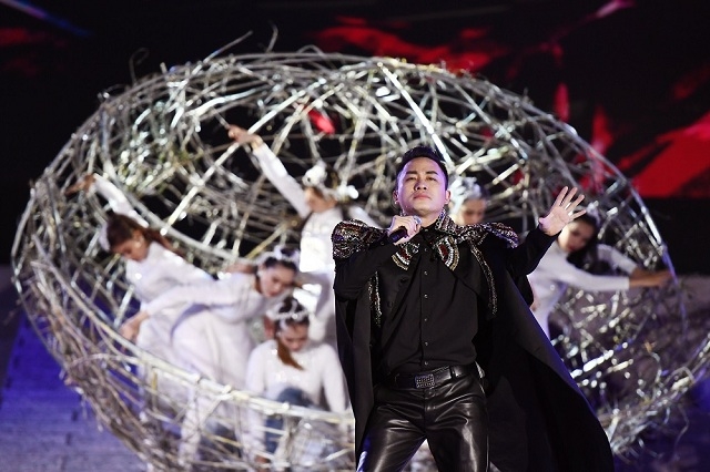 Tùng Dương đem đến sự ma mị, phiêu linh mang đến những giai điệu đẹp đến nao lòng.