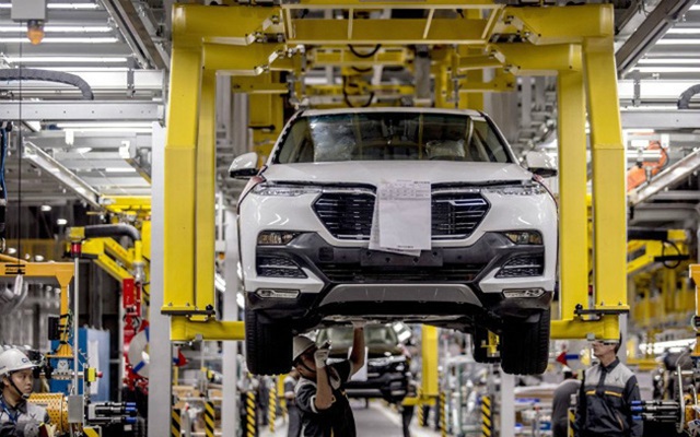 PMI tháng 12 đạt 51.7 điểm, lĩnh vực sản xuất cải thiện nhẹ.