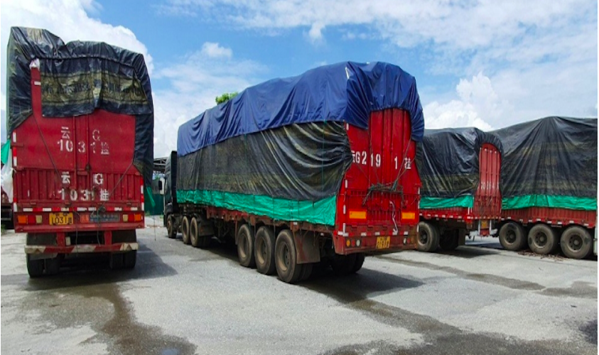 Các xe hàng vô chủ tại Cửa khẩu Kim Thành - Lào Cai (Ảnh: Int)